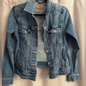 Classic Levi Strauss jean jacket. Size small